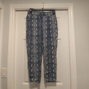 Beautiful and classy pants.